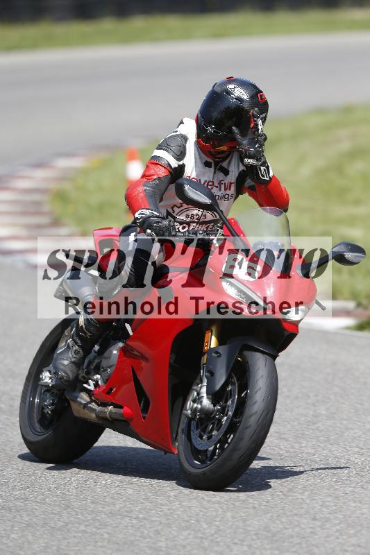 /27 12.06.2025 Ducati Schweiz Trackday Warmup  ADR/gelb-jeaune/86